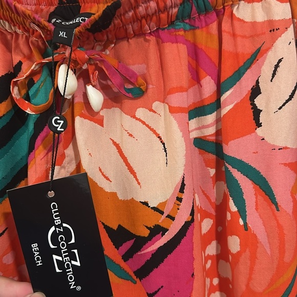 High Waisted Tropical Print Shorts - Picture 2 of 4